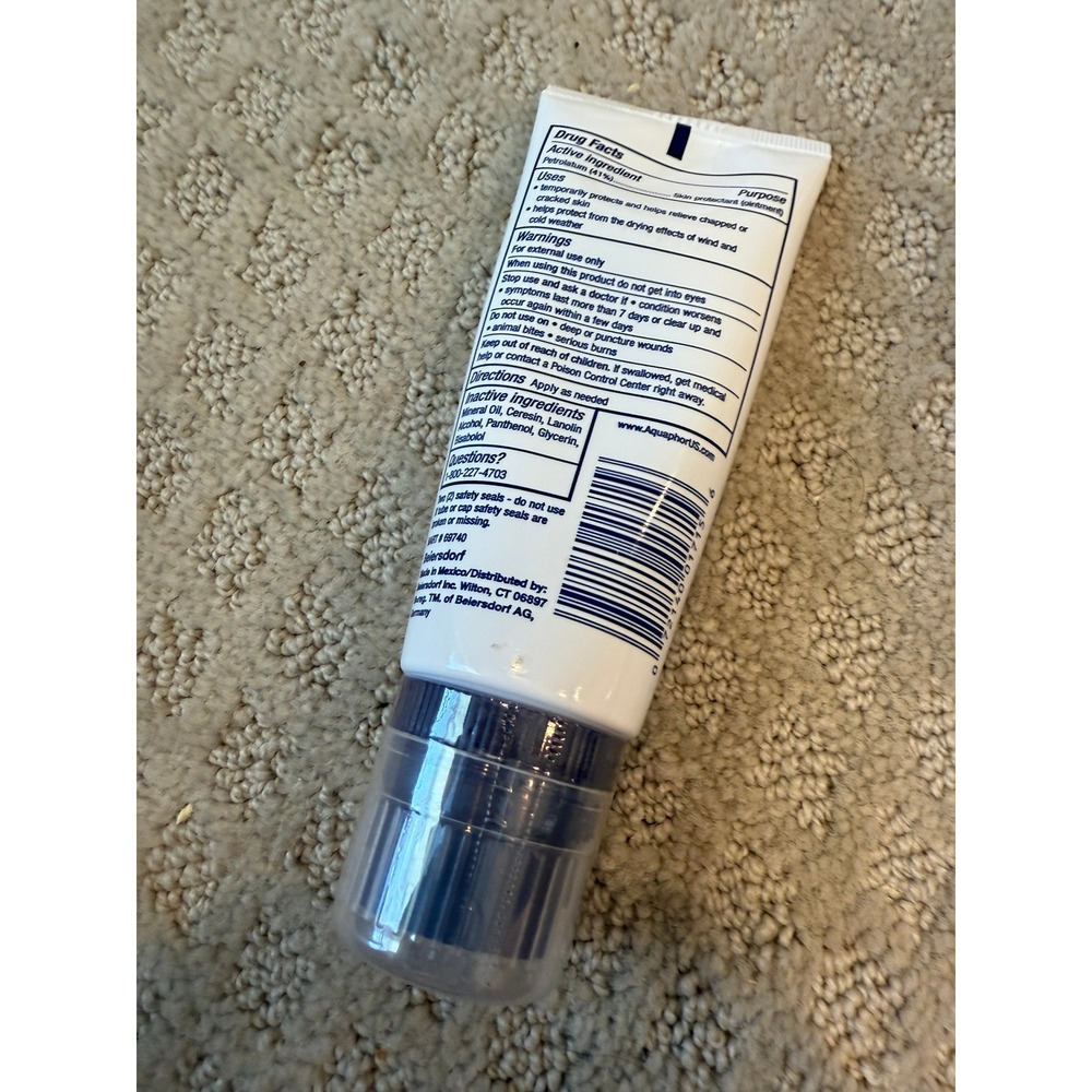 Aquaphor Advanced Therapy Healing Ointment Touch-Free Applicator 3 oz - Picture 3 of 4